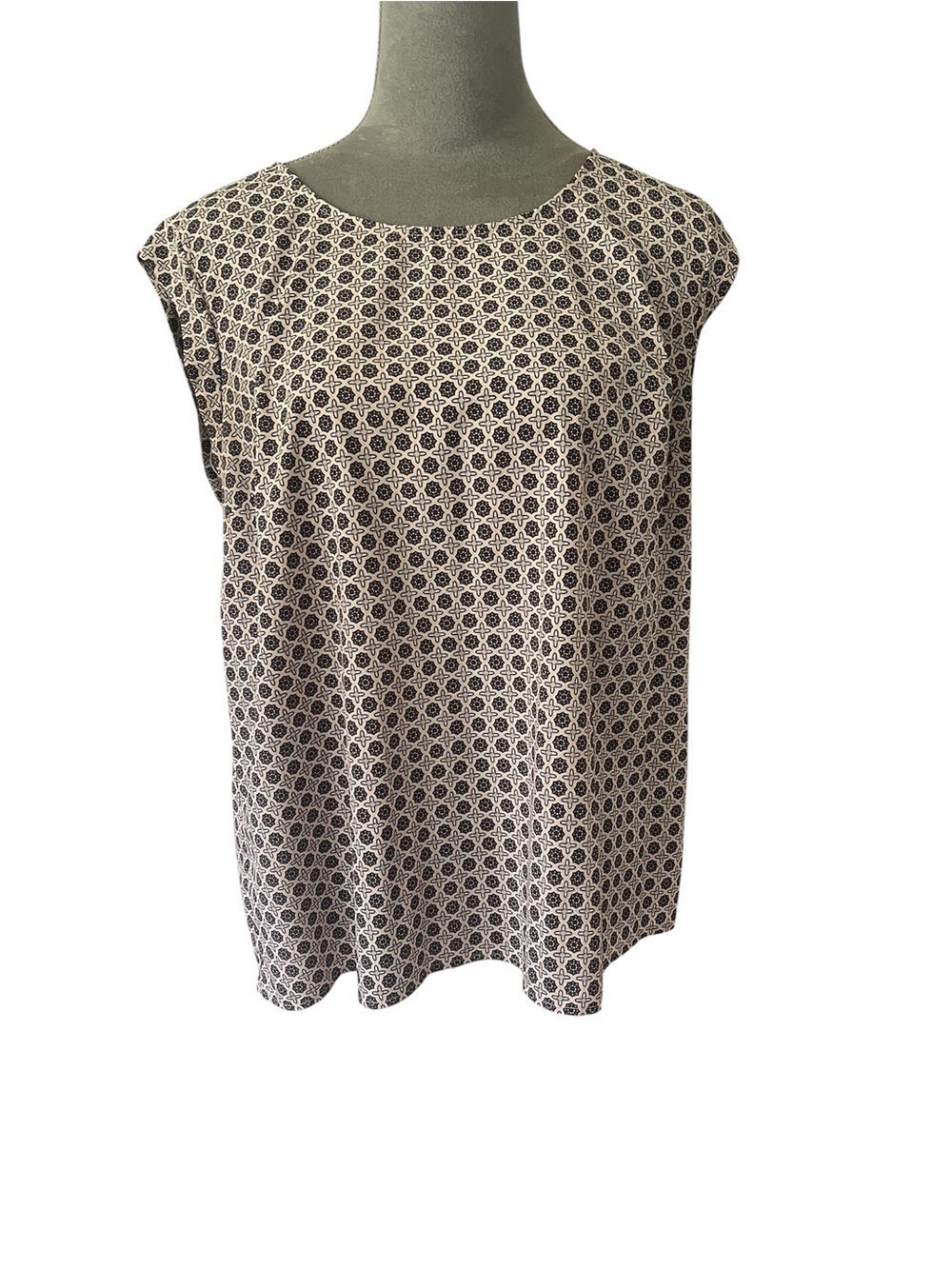 Merona Black and Cream Geometric Cap-Sleeve Shell